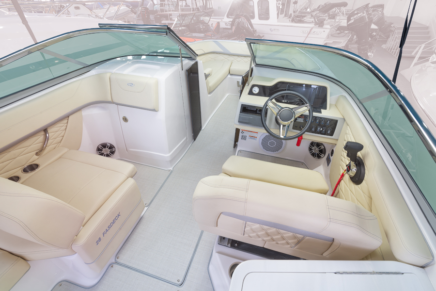 Regal 26 FASDECK