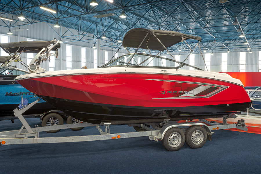 Regal 22 FASDECK