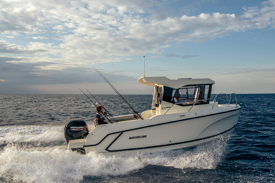 QUICKSILVER 625 PILOTHOUSE