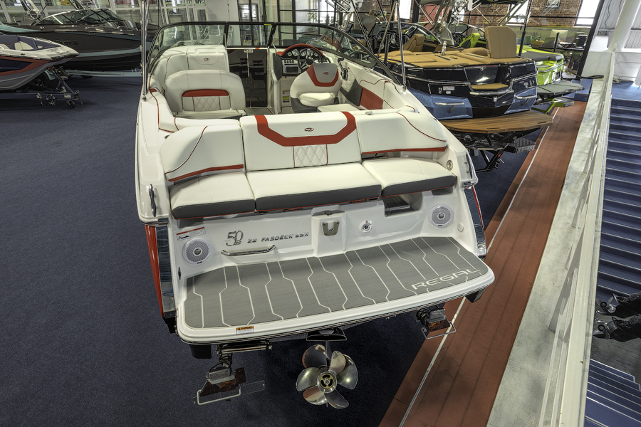 Regal 22 FASDECK