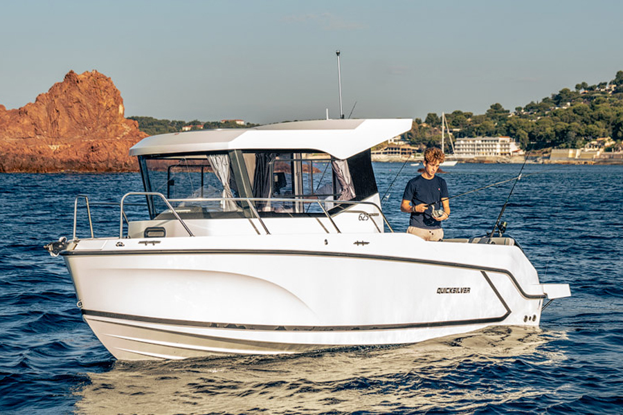 QUICKSILVER 625 PILOTHOUSE