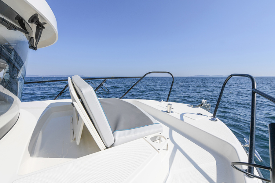 QUICKSILVER 805 PILOTHOUSE
