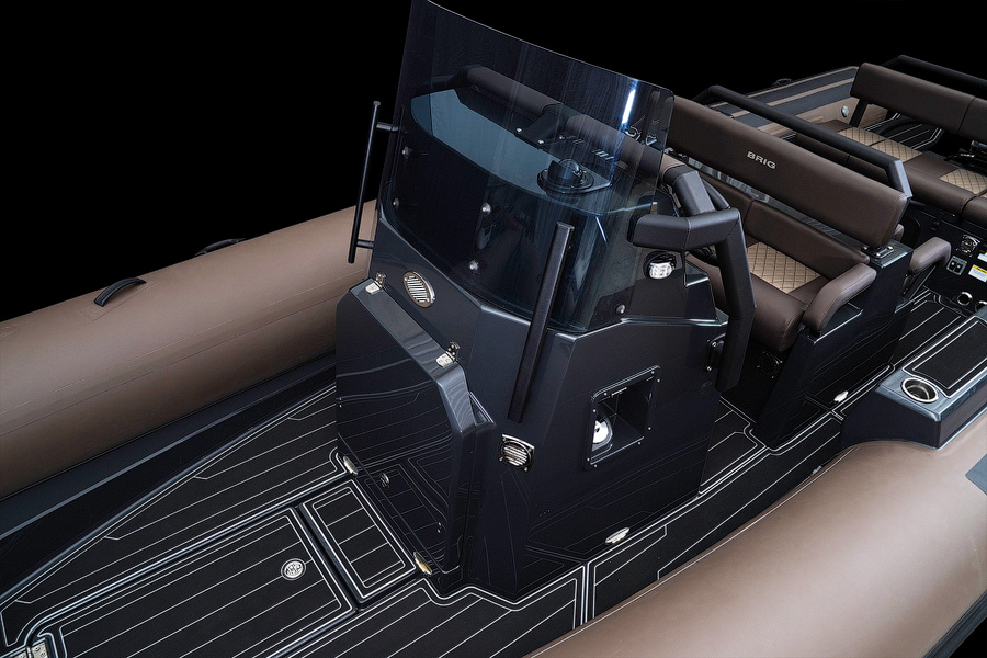 Лодка BRIG Navigator 26