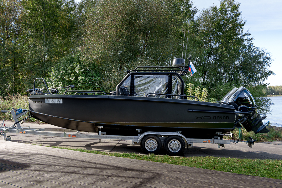 XO DFNDR с  двигателями Evinrude E-Tec G2 (2х200 л.с.)