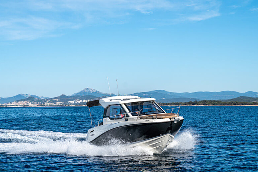 QUICKSILVER ACTIV 675 WEEKEND