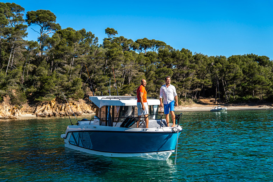QUICKSILVER 805 PILOTHOUSE