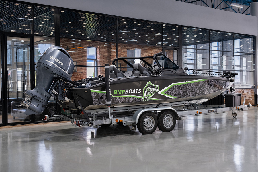 Волжанка (Vboat) XR Fishpro с мотором Yamaha 250
