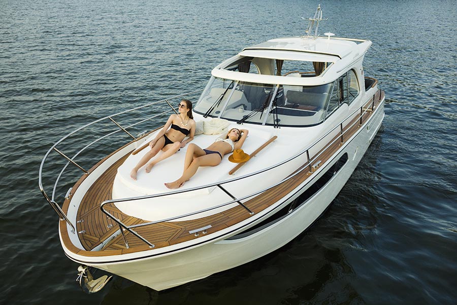 Моторная яхта Marex 375