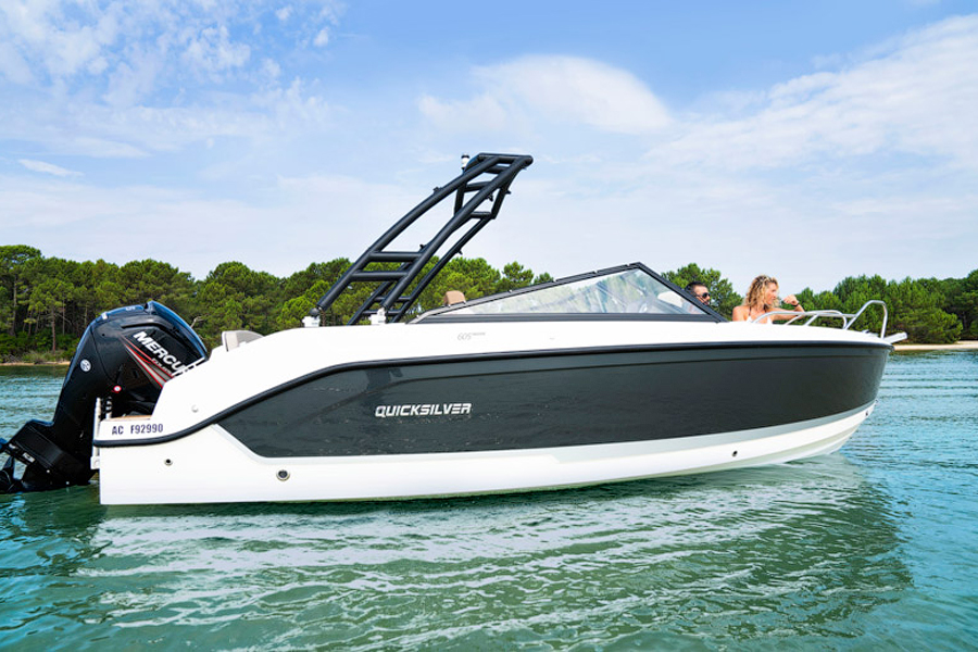 QUICKSILVER ACTIV 605 BOWRIDER