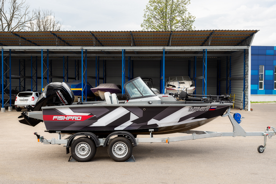 FISHPRO X3 с мотором Mercury F80