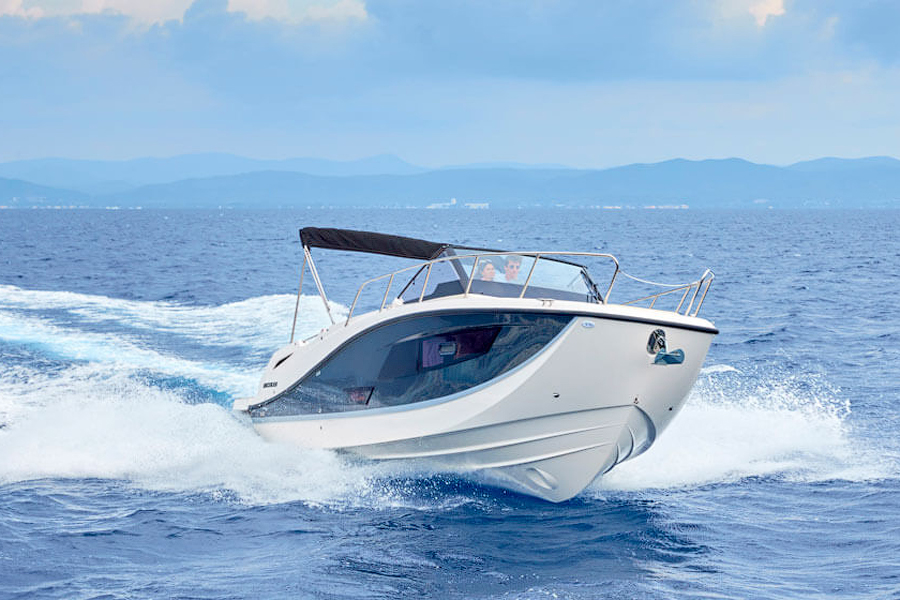 QUICKSILVER ACTIV 875 SUNDECK