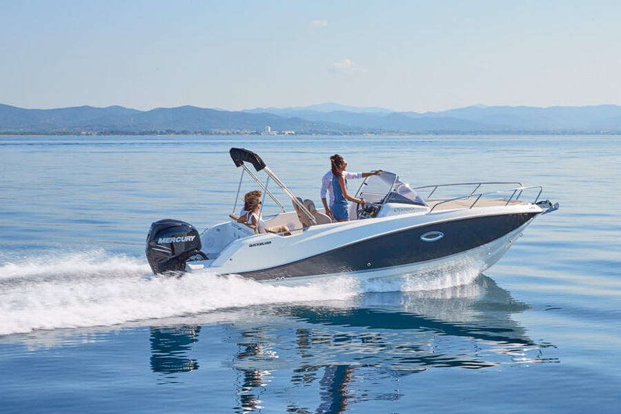 QUICKSILVER ACTIV 675 SUNDECK