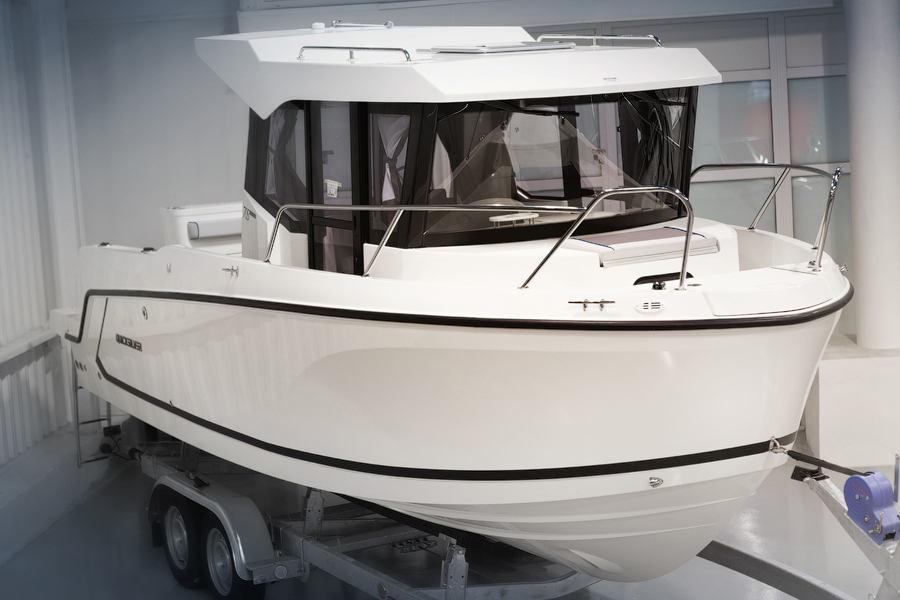 QUICKSILVER 705 PILOTHOUSE