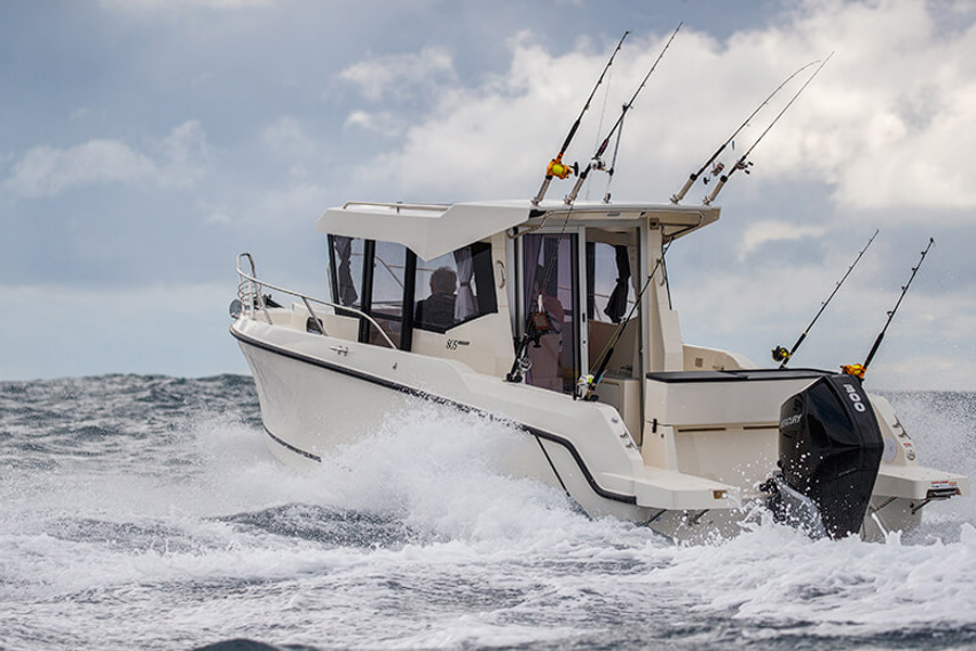QUICKSILVER 805 PILOTHOUSE
