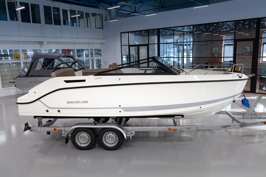 QUICKSILVER ACTIV 675 BOWRIDER