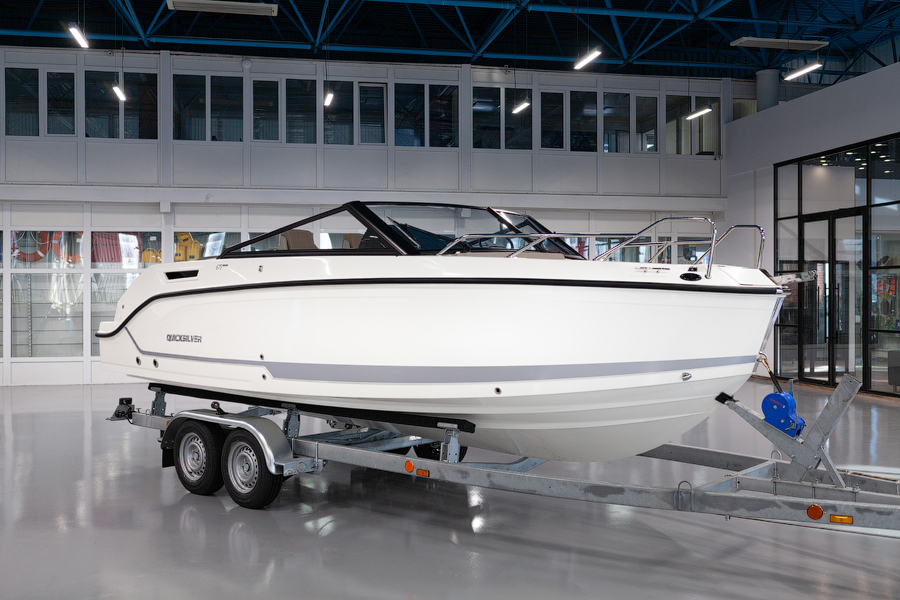 QUICKSILVER ACTIV 675 BOWRIDER