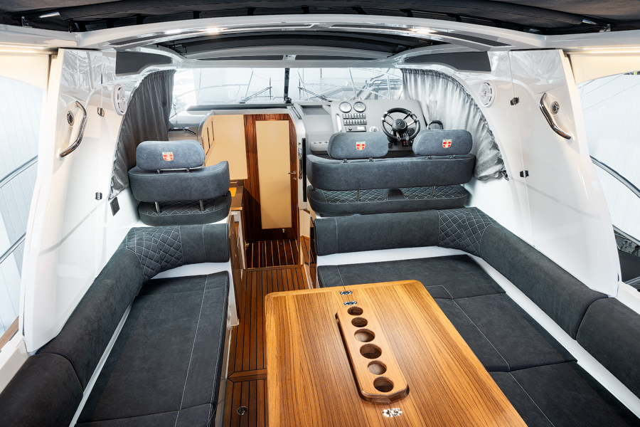Моторная яхта Marex 310 Sun Cruiser