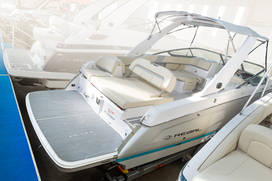 Regal 26 FASDECK