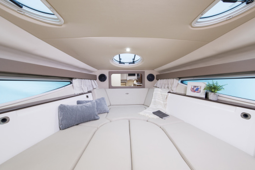 Regal 28 EXPRESS