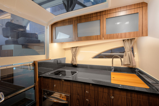 Моторная яхта Marex 310 Sun Cruiser