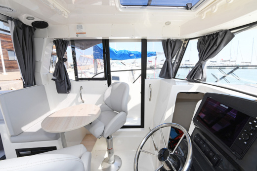QUICKSILVER 805 PILOTHOUSE