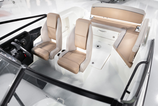 QUICKSILVER ACTIV 675 BOWRIDER