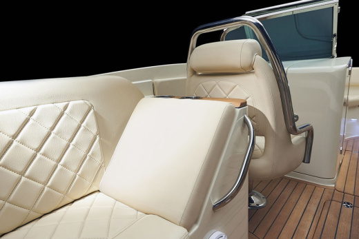 Chris-Craft Launch 27