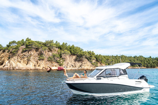 QUICKSILVER ACTIV 675 WEEKEND