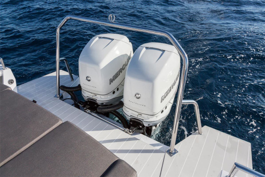 Axopar 37 Cabin