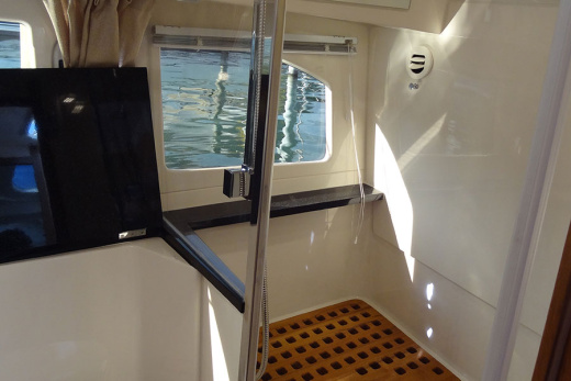 Моторная яхта Marex 375
