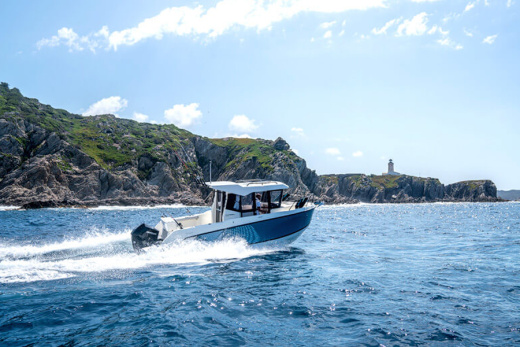QUICKSILVER 705 PILOTHOUSE