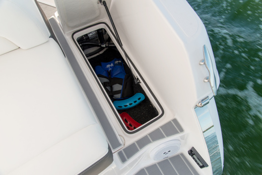 Regal 26 FASDECK