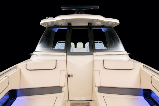 Chris-Craft Calypso 35