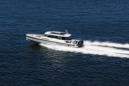 Axopar 37 Cabin
