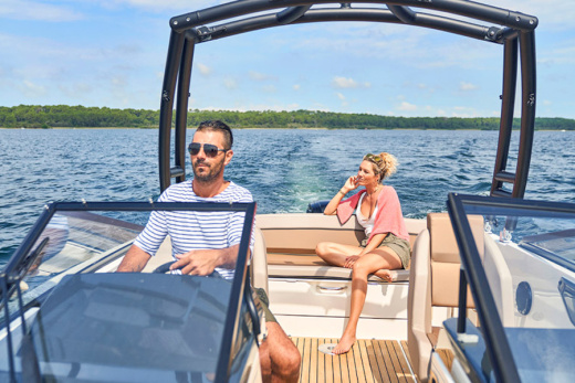 QUICKSILVER ACTIV 605 BOWRIDER