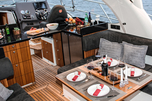Моторная яхта Marex 360 Cabriolet Cruiser