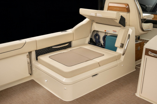 Chris-Craft Calypso 32