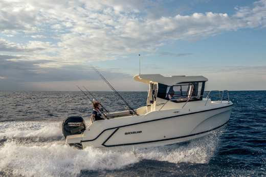 QUICKSILVER 625 PILOTHOUSE