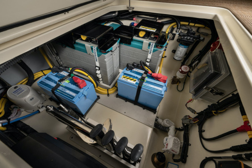 Chris-Craft Calypso 32