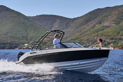 QUICKSILVER ACTIV 675 BOWRIDER