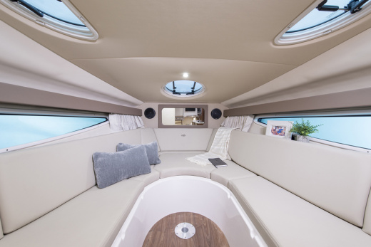 Regal 28 EXPRESS