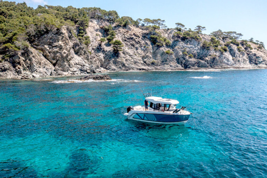 QUICKSILVER 705 PILOTHOUSE