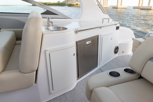 Regal 33 EXPRESS