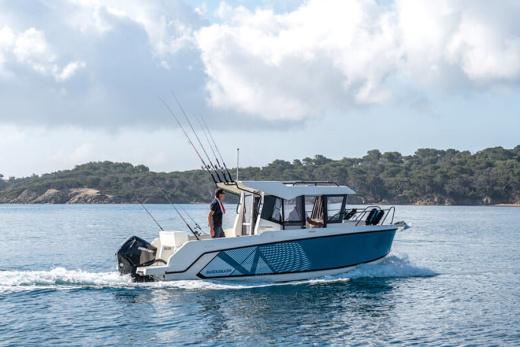 QUICKSILVER 705 PILOTHOUSE