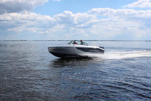 Victory 570 Open