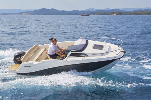 QUICKSILVER ACTIV 555 CABIN