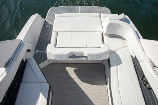 Regal 26 FASDECK