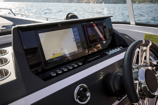 Axopar 28 Cabin
