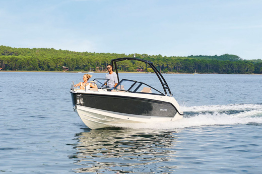 QUICKSILVER ACTIV 605 BOWRIDER