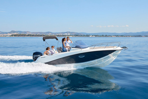 QUICKSILVER ACTIV 675 SUNDECK